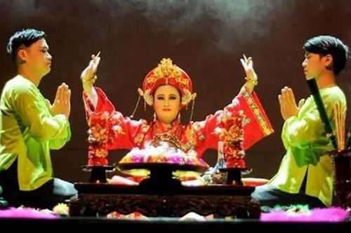 Cảnh báo những 'biến tướng' quanh di sản Thực hành tín ngưỡng thờ Mẫu