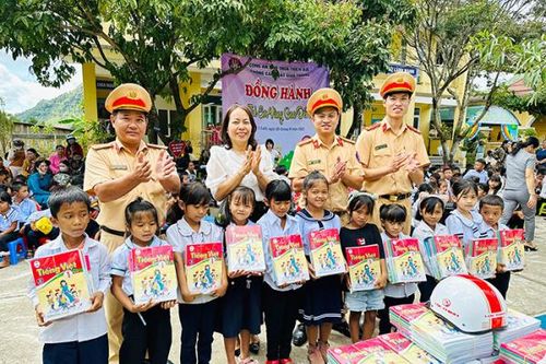Lan tỏa hình ảnh CSGT Thừa Thiên Huế thân thiện, nhân văn