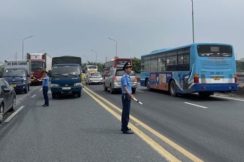 Xử lý hàng trăm vi phạm, đảm bảo an toàn giao thông dịp nghỉ lễ 2/9