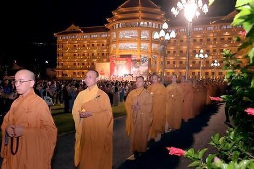 Hàng trăm tăng, ni sinh tham gia đại lễ Vu Lan tại Học viện Phật giáo Việt Nam