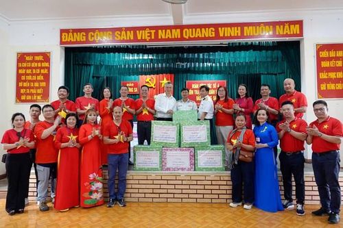 Triển khai toàn diện và mạnh mẽ công tác về người Việt Nam ở nước ngoài