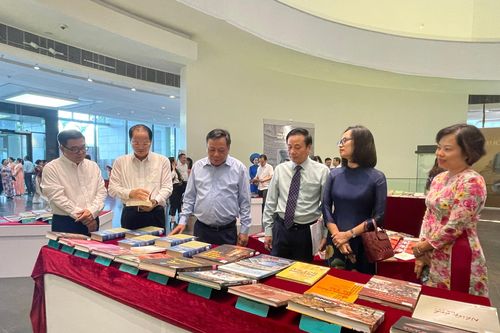 Tạo điều kiện để văn học, nghệ thuật Thủ đô phát triển xứng tầm