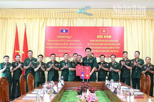 Hội đàm thường niên với Bộ Chỉ huy quân sự tỉnh Houaphanh, Lào
