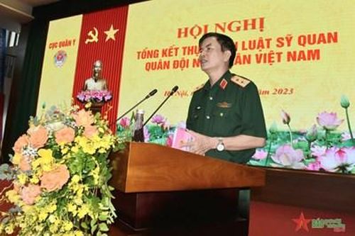 Đề nghị nâng các chức danh tương đương và trần quân hàm