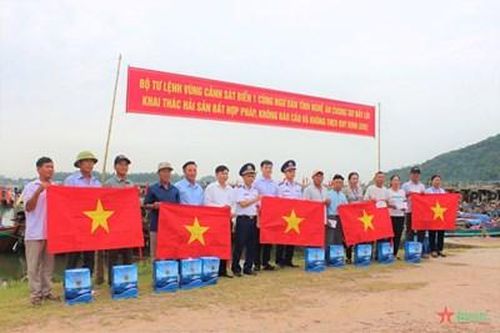Nhiều hoạt động ý nghĩa trong chương trình 'Cảnh sát biển đồng hành với ngư dân' tại Nghệ An