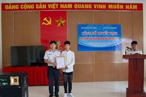 Lữ đoàn 170 Hải quân, Vùng 1 Hải quân nhận đỡ đầu con ngư dân