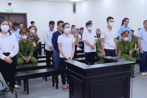 Cựu Chủ tịch UBND TP Hà Nội Nguyễn Đức Chung bị phạt thêm 18 tháng tù