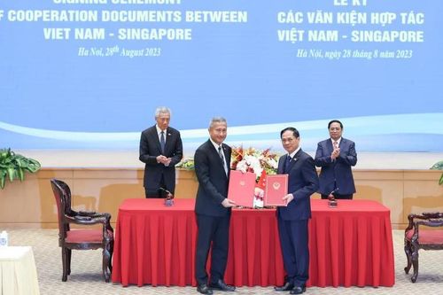 Việt Nam và Singapore ký kết 7 văn kiện hợp tác quan trọng