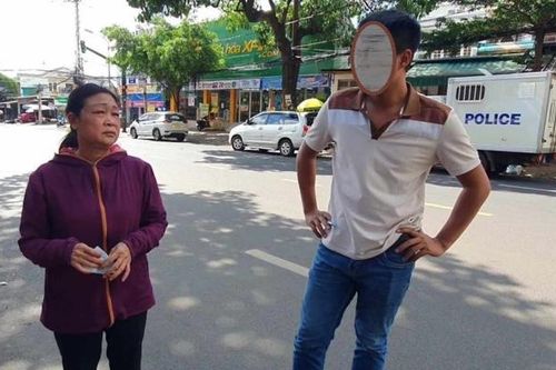 Bác sĩ 'fake' tung chiêu cùng đồng bọn bán thuốc chữa bệnh giả