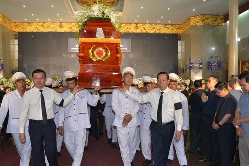 Đưa tiễn đồng chí Trần Hồng Quân về nơi an nghỉ cuối cùng