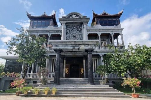 'Đột nhập' lâu đài bằng đá độc nhất vô nhị ở Ninh Bình