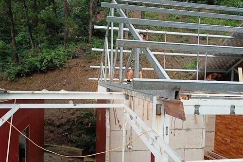 Cận cảnh cưỡng chế, tháo dỡ công trình xây sai phép trên đất rừng ở Sóc Sơn