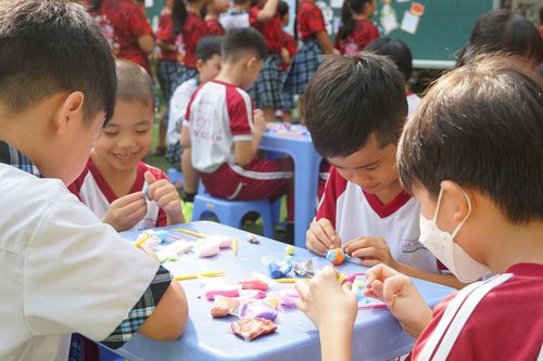 Truyền năng lượng đến lớp từ cách 'học thông qua chơi'