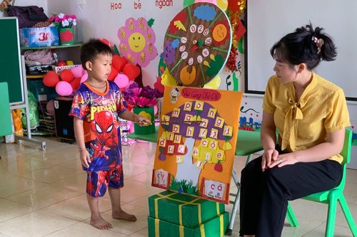 Chuyện cô giáo vùng cao 'học nói' cùng trò