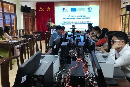 Phát triển các chương trình đào tạo giảng viên theo phương pháp sáng tạo