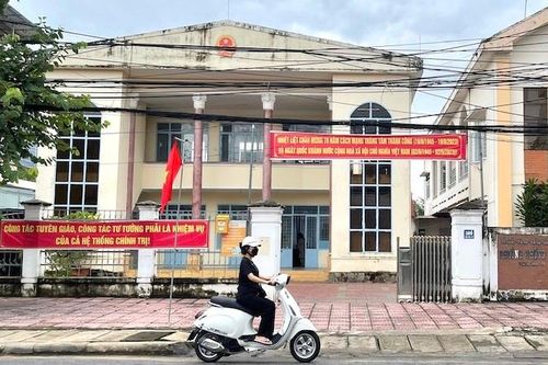 Bắt 1 phó chủ tịch phường ở Kon Tum