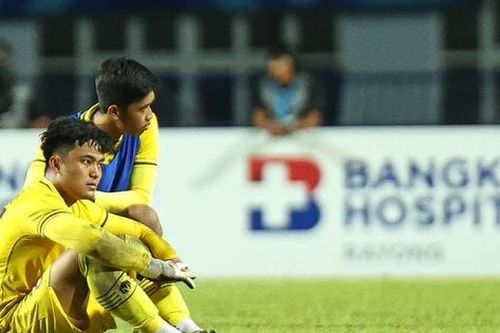 Thủ môn U23 Indonesia đá hỏng luân lưu trước Việt Nam: 'HLV bảo tôi đá, tôi biết phải làm sao'