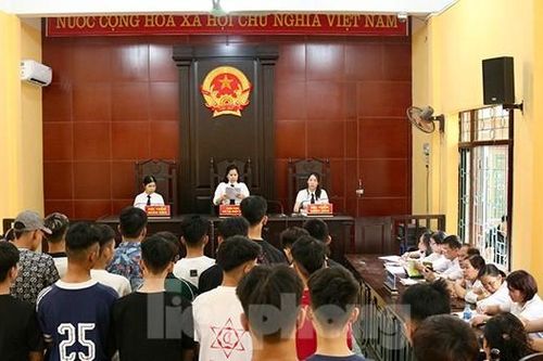 Sau cuộc truy lùng đối thủ để hỗn chiến, hàng chục nam sinh lĩnh án
