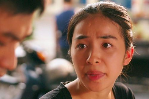 Làng trong phố tập 22: Hoài ngất xỉu, tủi thân khi thấy Hiếu dây dưa với Nhung