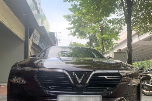 Giá xe VinFast Lux A2.0 cũ giảm còn khoảng 500 triệu đồng trong tháng 'Ngâu'