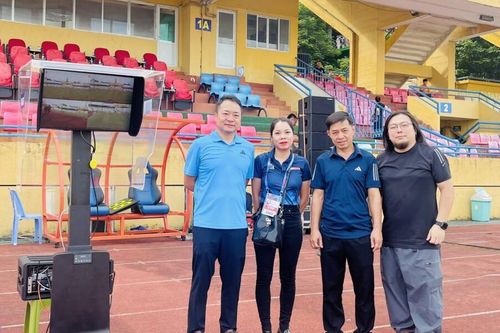 Ban trọng tài LĐBĐ Hong Kong sang Việt Nam học VAR