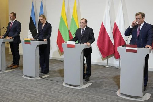 4 thành viên NATO cảnh báo phong tỏa biên giới với Belarus