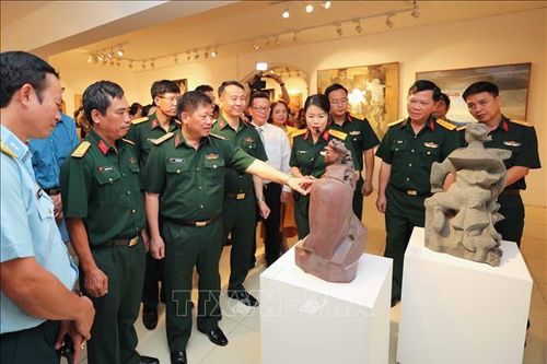 Khai mạc Triển lãm mỹ thuật 'Dòng thời gian'