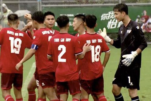Đại diện Việt Nam tạo 'địa chấn' trước đội trẻ Man City