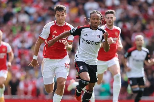 Gary Neville chê Arsenal không có được sự đổi mới hiệu quả