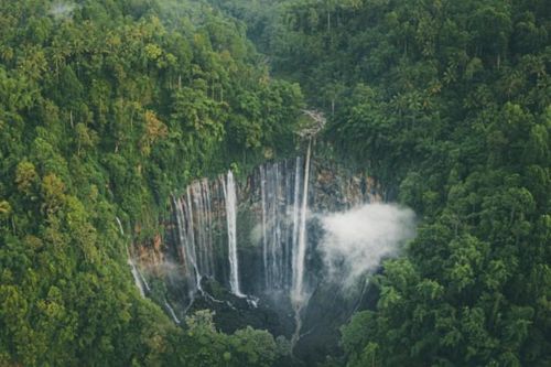 Cảnh đẹp như cổ tích ở thác nước đẹp nhất Indonesia