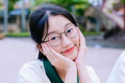 Nữ thủ khoa toàn quốc chọn ngành học cực 'đỉnh', ra trường lương cao chót vót