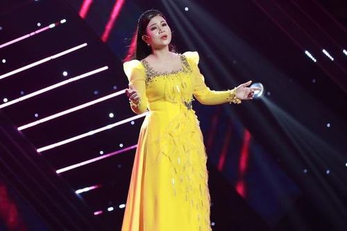 Chuyện đời nữ ca sĩ bị chê bai ngoại hình, chồng ra tối hậu thư 'chọn anh hay chọn ca hát'