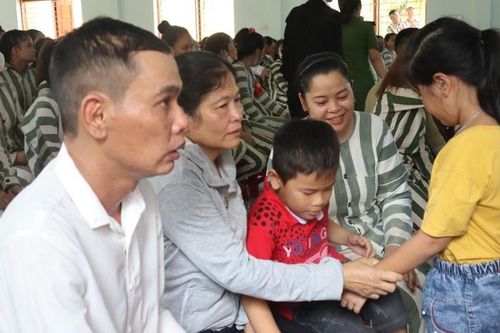 200 nữ phạm nhân trại giam Kim Sơn giao lưu 'Tìm lại ước mơ'