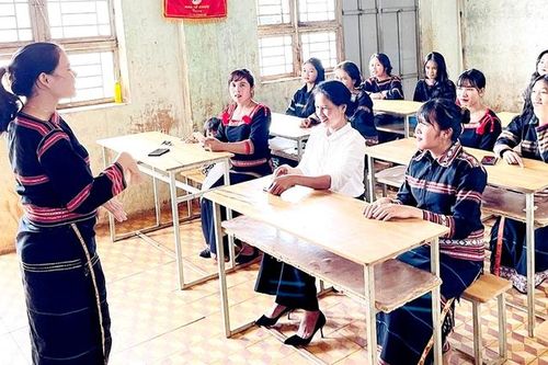 Hiệu quả từ những câu lạc bộ giảm thiểu tảo hôn ở Chư Sê