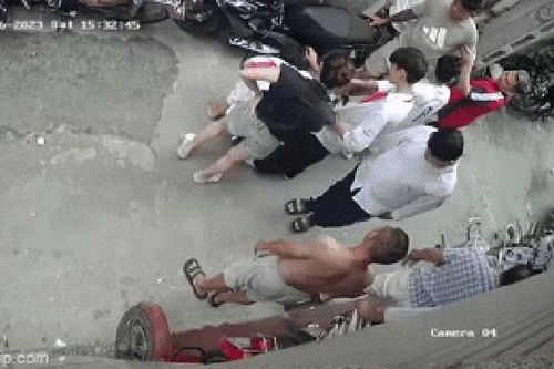 Nguyên nhân ban đầu vụ nam sinh lớp 8 ở Hà Nội bị hành hung