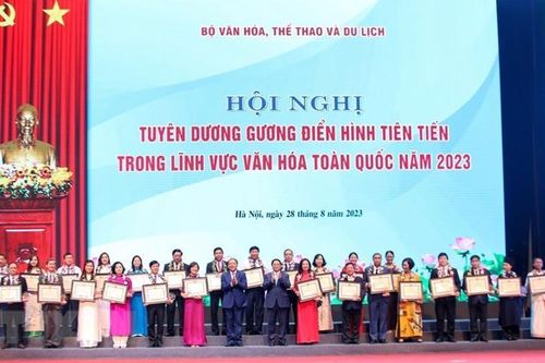 Tiếp tục đổi mới tư duy quản lý từ 'làm văn hóa' sang 'quản lý nhà nước về văn hóa'