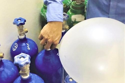 Bộ Y tế : Đề nghị giám sát chặt việc sản xuất, kinh doanh sử dụng khí N2O liên quan đến 'bóng cười'