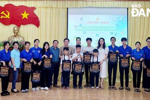 Hỗ trợ cho trẻ có hoàn cảnh đặc biệt