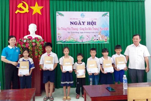 Ngày hội 'Áo trắng yêu thương - Cùng em đến trường'