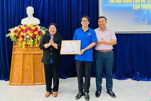Đoàn khối các Cơ quan và Doanh nghiệp tỉnh giành giải nhất tập thể