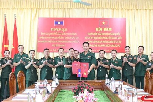 BĐBP tỉnh Sơn La Hội đàm thường niên với Bộ CHQS tỉnh Hủa Phăn