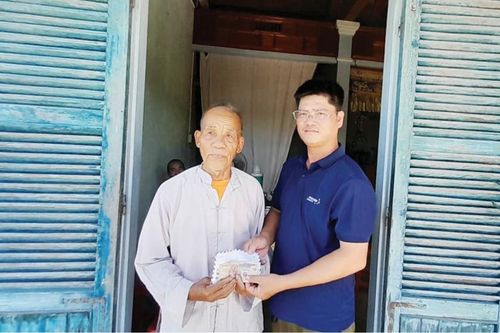 Tấm lòng người thầy bên chân sóng Tam Giang