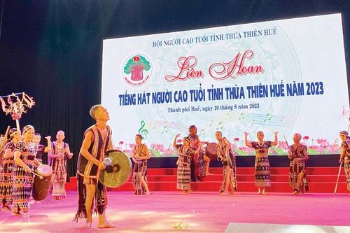 Người cao tuổi gìn giữ văn hóa