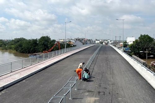 Thành phố Hồ Chí Minh: Đẩy nhanh tiến độ, bàn giao cầu Long Kiểng dịp lễ 2/9