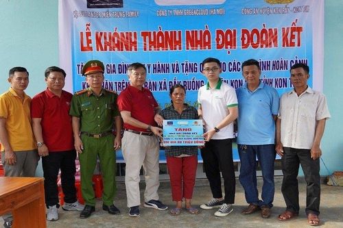 Kon Tum: Trao tặng nhà Đại đoàn kết cho người dân khó khăn tại huyện Kon Rẫy