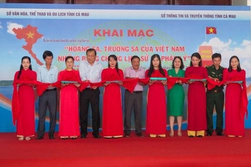 Khai mạc triển lãm 'Hoàng Sa, Trường Sa của Việt Nam' tại Cà Mau