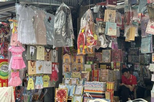 Được khuyến cáo, thị trường vàng mã giảm nhiệt