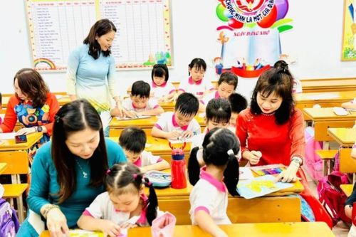 Có bao nhiêu hình thức thăng hạng chức danh nghề nghiệp giáo viên?