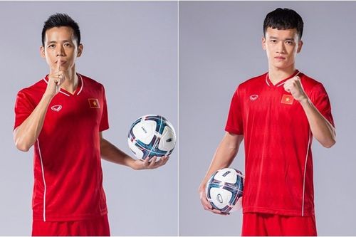 Văn Quyết, Hoàng Đức tặng quà cho người hâm mộ