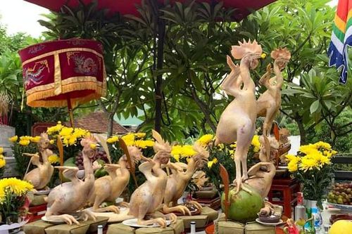 Độc lạ mâm cỗ 'gà bay' cúng rằm tháng 7 ở Hà Tĩnh